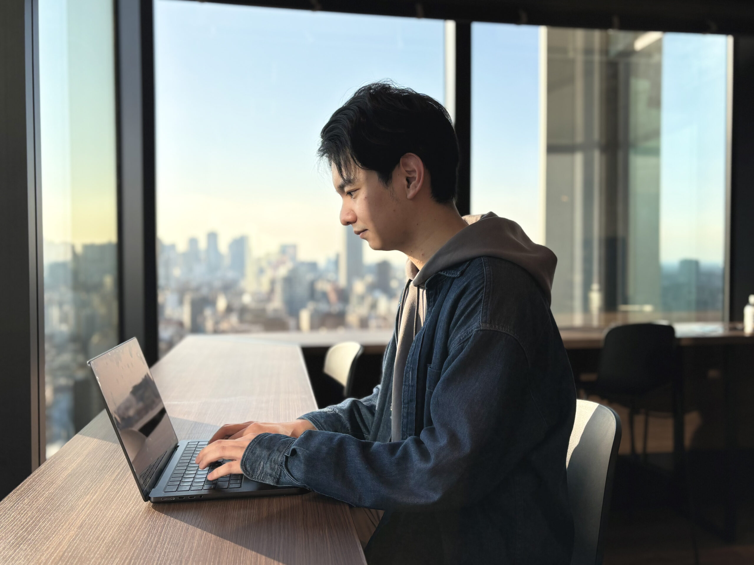 バックエンドエンジニア（`25年新卒入社）